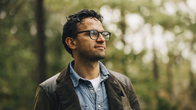 Bæredygtighed - mand i skoven